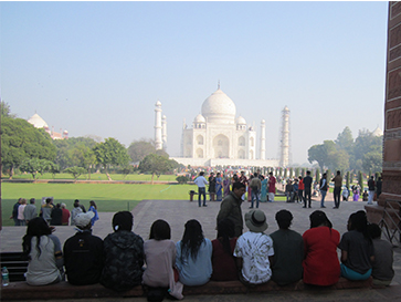 Taj Mahal amazes again