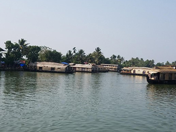 Day 10: Dance party on the houseboats